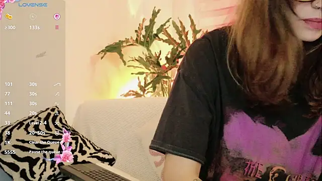 Snapshot of GerberaBlooms77 chatting on 03-22-26, 12:47 GerberaBlooms77 online show from 03-22-26, 12:47