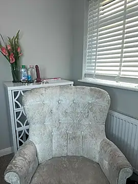 Snapshot of MakemeMillie1 chatting on 09-24-25, 06:28 MakemeMillie1 online show from 09-24-25, 06:28