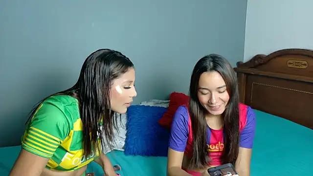 Snapshot of kathymia68 chatting on 10-28-25, 11:51 kathymia68 online show from 10-28-25, 11:51