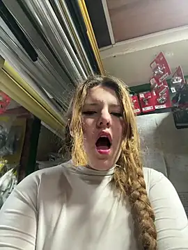 Snapshot of masmelorosa chatting on 12-14-25, 02:28 masmelorosa online show from 12-14-25, 02:28