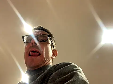 Snapshot of Kenhornu chatting on 11-24-25, 05:01 Kenhornu online show from 11-24-25, 05:01