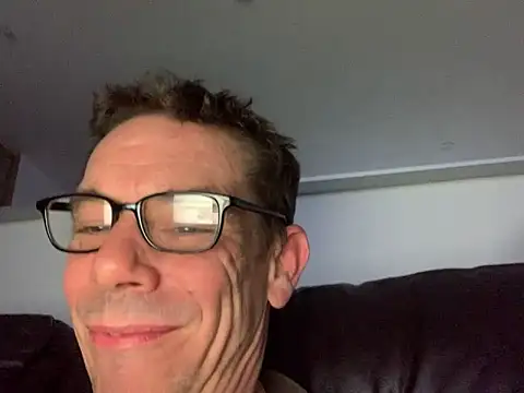 Snapshot of Kenhornu chatting on 03-05-26, 11:12 Kenhornu online show from 03-05-26, 11:12