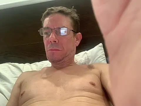 Snapshot of Kenhornu chatting on 03-08-26, 03:54 Kenhornu online show from 03-08-26, 03:54