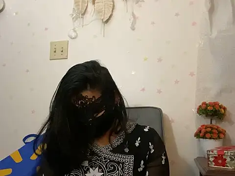 Snapshot of desiiiinigal chatting on 01-16-26, 11:42 desiiiinigal online show from 01-16-26, 11:42