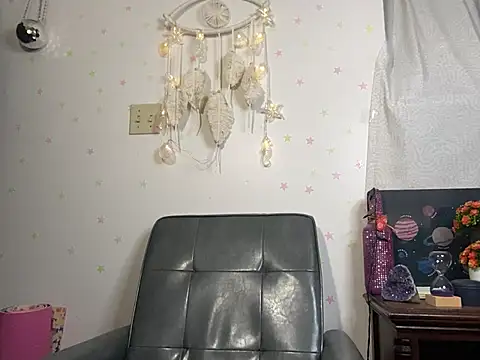 Snapshot of desiiiinigal chatting on 02-20-26, 07:03 desiiiinigal online show from 02-20-26, 07:03