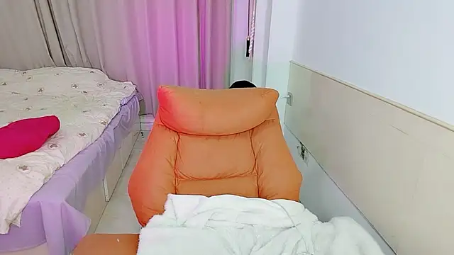 Song 99 online show from 10-14-25, 02:07