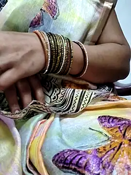 Snapshot of laxmitelugu78 chatting on 03-11-25, 05:38 laxmitelugu78 online show from 03-11-25, 05:38