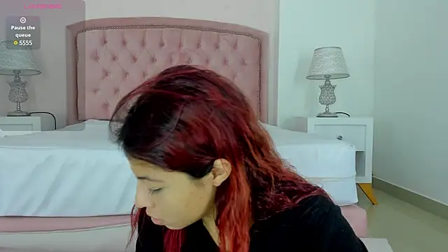 Snapshot of Kendall__Fox chatting on 02-10-25, 05:36 Kendall Fox online show from 02-10-25, 05:36