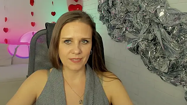 EmiliaBedy online show from 02-18-25, 12:17