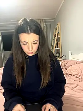 bunnythetailor online show from 10-18-25, 11:05