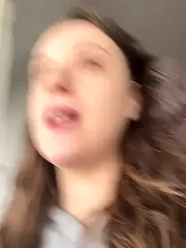 bunnythetailor online show from 12-17-25, 01:06