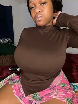 Snapshot of Boneca25 chatting on 10-16-25, 11:44 Boneca25 online show from 10-16-25, 11:44