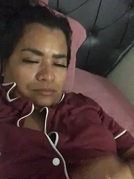 Snapshot of indiazinha69_ chatting on 03-12-26, 03:56 indiazinha69 online show from 03-12-26, 03:56