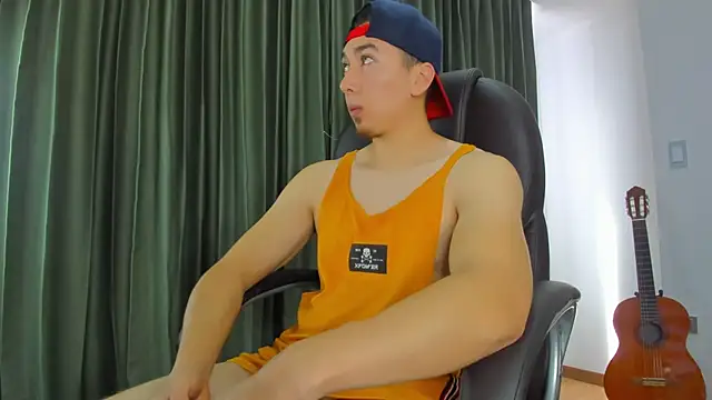 Snapshot of Tombarden chatting on 03-21-25, 07:35 Tombarden online show from 03-21-25, 07:35