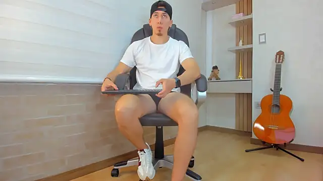 Tombarden online show from 12-15-25, 07:07