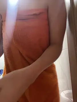 Snapshot of Bonet_iris chatting on 01-31-26, 07:34 Bonet iris online show from 01-31-26, 07:34