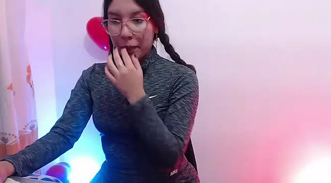 Snapshot of samathasexx chatting on 02-26-25, 04:25 samathasexx online show from 02-26-25, 04:25