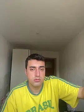 Snapshot of emrreeizm chatting on 03-25-26, 01:06 emrreeizm online show from 03-25-26, 01:06