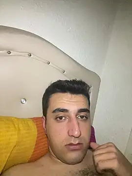 Snapshot of emrreeizm chatting on 03-27-26, 01:55 emrreeizm online show from 03-27-26, 01:55