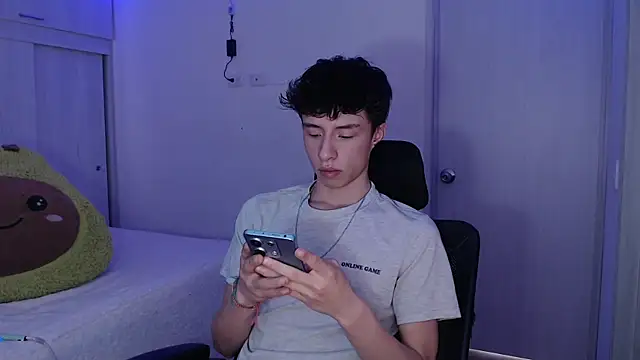 Juanmres online show from 04-28-26, 02:00