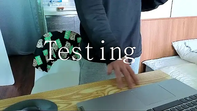 Snapshot of Doh728 chatting on 12-05-25, 01:03 Doh728 online show from 12-05-25, 01:03