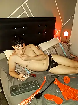 AngeloColleen online show from 10-05-25, 07:01