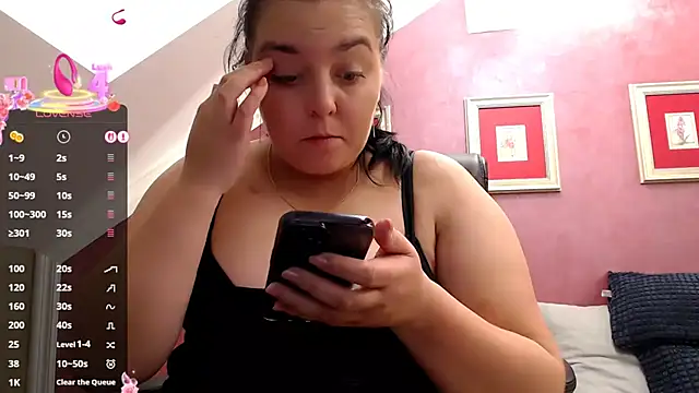 Snapshot of Wetandnaughtyxx chatting on 11-11-25, 10:04 Wetandnaughtyxx online show from 11-11-25, 10:04