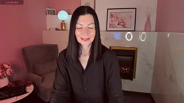 Snapshot of MonicaCheerful chatting on 02-05-25, 12:17 MonicaCheerful online show from 02-05-25, 12:17