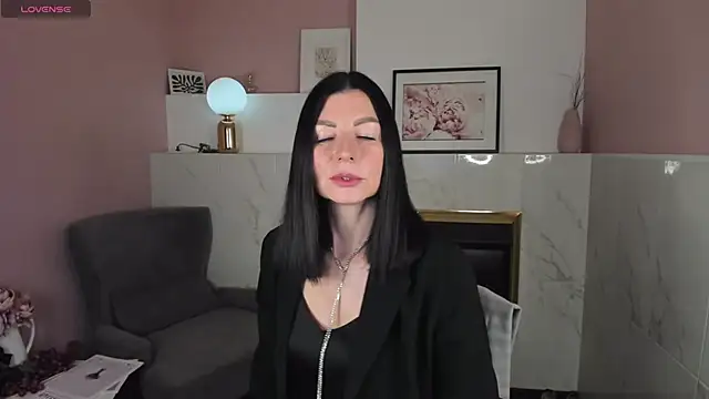 Snapshot of MonicaCheerful chatting on 02-08-25, 05:40 MonicaCheerful online show from 02-08-25, 05:40