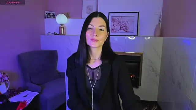 Snapshot of MonicaCheerful chatting on 02-08-25, 11:44 MonicaCheerful online show from 02-08-25, 11:44