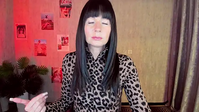 Snapshot of MonicaCheerful chatting on 10-05-25, 12:36 MonicaCheerful online show from 10-05-25, 12:36