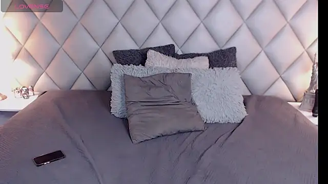 LalyCastro online show from 03-09-25, 07:48