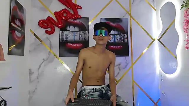 Snapshot of KING_STYLE2 chatting on 03-22-25, 05:52 KING STYLE2 online show from 03-22-25, 05:52