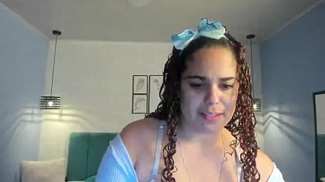 Snapshot of ninna_curly chatting on 05-04-26, 03:35 ninna curly online show from 05-04-26, 03:35