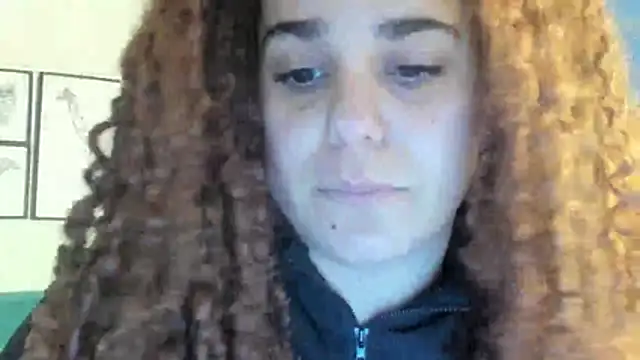 Snapshot of ninna_curly chatting on 05-18-26, 03:13 ninna curly online show from 05-18-26, 03:13