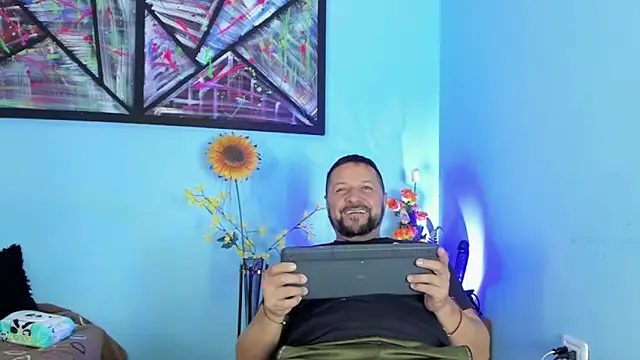 Snapshot of Daniel_08_8 chatting on 01-06-26, 04:43 Daniel 08 8 online show from 01-06-26, 04:43