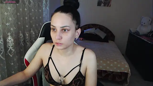 Snapshot of Kriss_brunette_5 chatting on 12-05-25, 08:01 Kriss brunette 5 online show from 12-05-25, 08:01