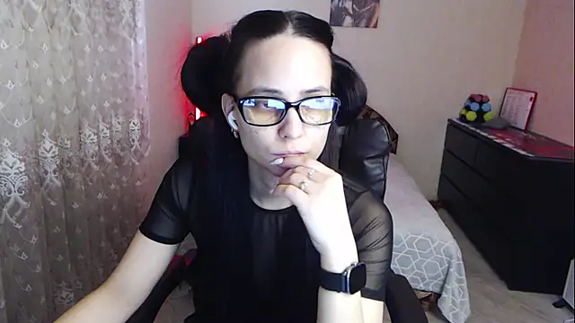 Snapshot of Kriss_brunette_5 chatting on 02-19-26, 08:21 Kriss brunette 5 online show from 02-19-26, 08:21