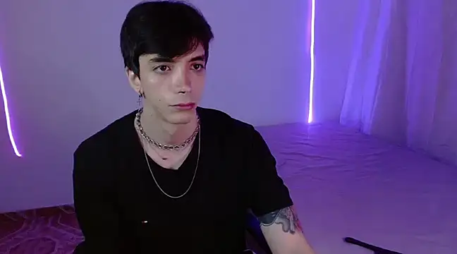 Snapshot of H3ll_B0I chatting on 02-02-25, 02:27 H3ll B0I online show from 02-02-25, 02:27