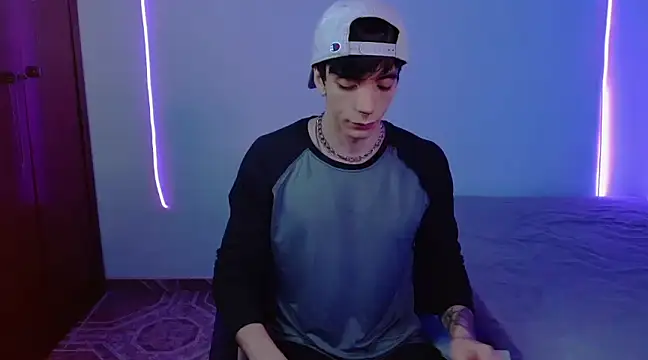 Snapshot of H3ll_B0I chatting on 02-17-25, 11:31 H3ll B0I online show from 02-17-25, 11:31