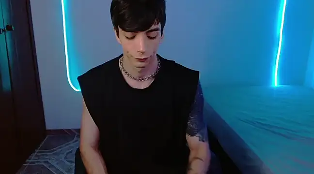 Snapshot of H3ll_B0I chatting on 02-25-25, 04:35 H3ll B0I online show from 02-25-25, 04:35