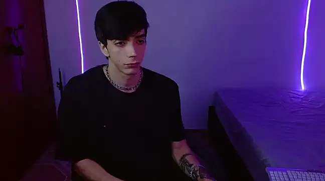 Snapshot of H3ll_B0I chatting on 03-11-25, 06:32 H3ll B0I online show from 03-11-25, 06:32