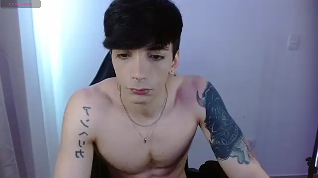 Snapshot of H3ll_B0I chatting on 02-14-26, 04:37 H3ll B0I online show from 02-14-26, 04:37