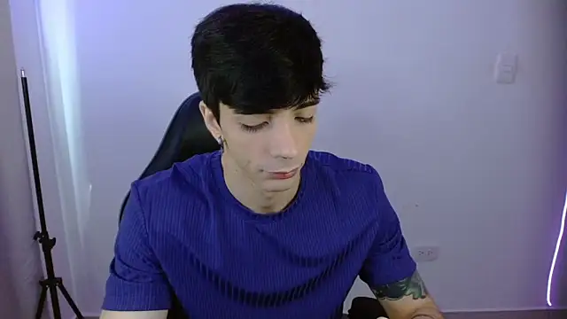 Snapshot of H3ll_B0I chatting on 02-17-26, 03:40 H3ll B0I online show from 02-17-26, 03:40