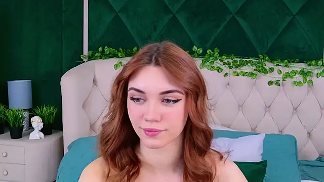 Snapshot of Ariadna_Holder chatting on 03-14-25, 06:32 Ariadna Holder online show from 03-14-25, 06:32