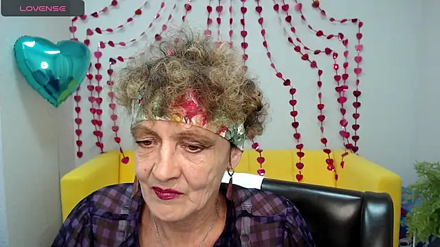 Snapshot of SexyGrandma_ chatting on 02-10-25, 03:53 SexyGrandma  online show from 02-10-25, 03:53