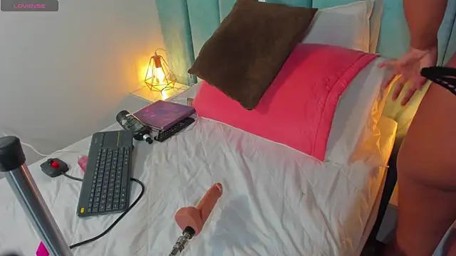 Annita001 online show from 04-25-26, 05:43