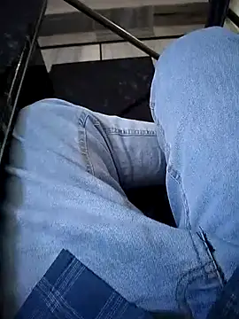 Snapshot of xmanrawan2 chatting on 03-04-25, 09:51 xmanrawan2 online show from 03-04-25, 09:51