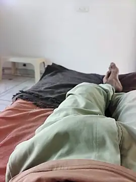 Snapshot of xmanrawan2 chatting on 10-12-25, 04:44 xmanrawan2 online show from 10-12-25, 04:44