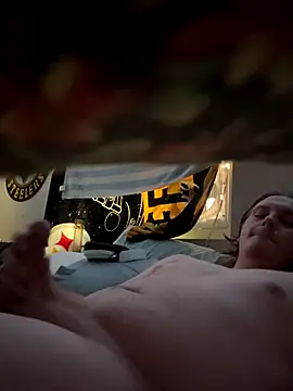 Snapshot of Seanoofss12 chatting on 10-17-25, 09:17 Seanoofss12 online show from 10-17-25, 09:17